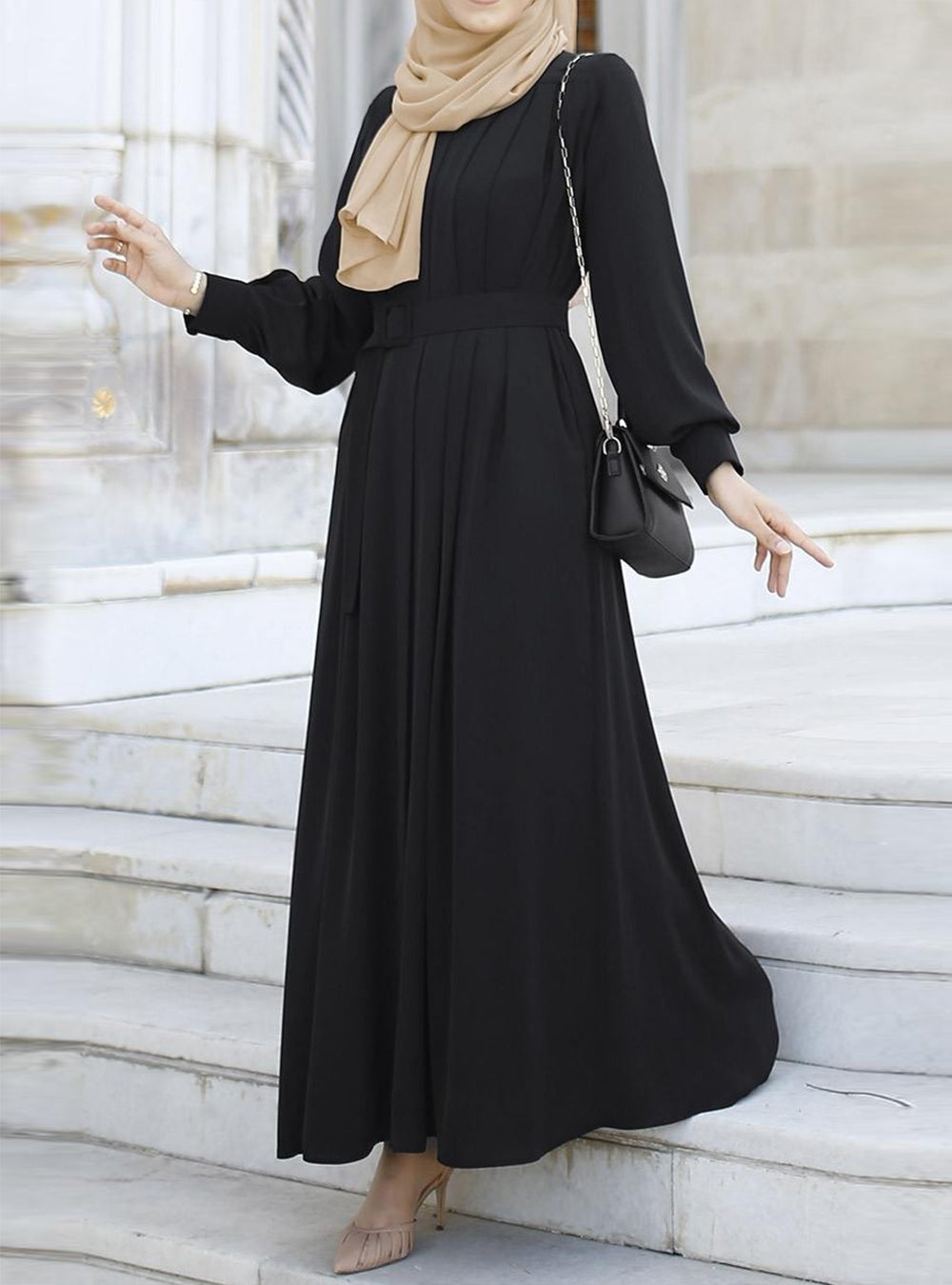 Elegant Pleated Abaya