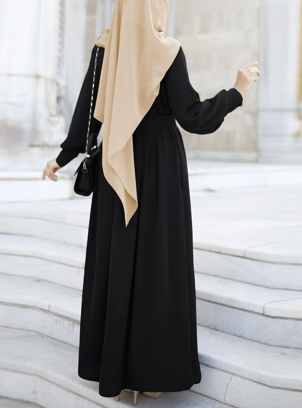 Pleated 2024 abaya online